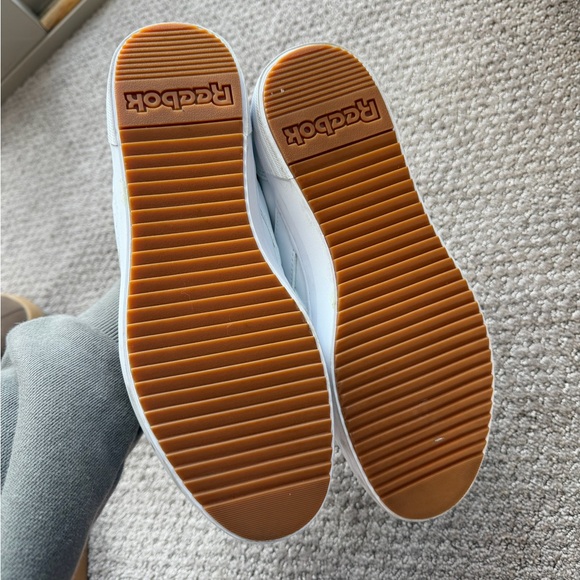 Classic White Reebok Sneakers - Picture 4 of 4